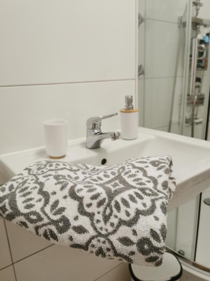 3-Zimmer, Bis 6 Personen Mit Parkplatz Appartement Mülheim an der Ruhr Buitenkant foto
