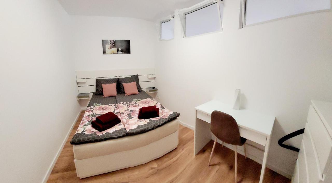 3-Zimmer, Bis 6 Personen Mit Parkplatz Appartement Mülheim an der Ruhr Buitenkant foto